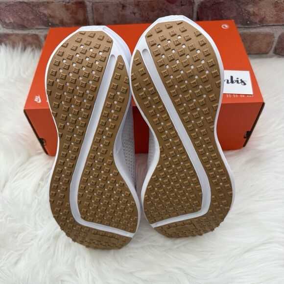 Nike Interact Run Women's Size 10 Platinum Violet / Bronze‎ FD2292 010 - Picture 6 of 12